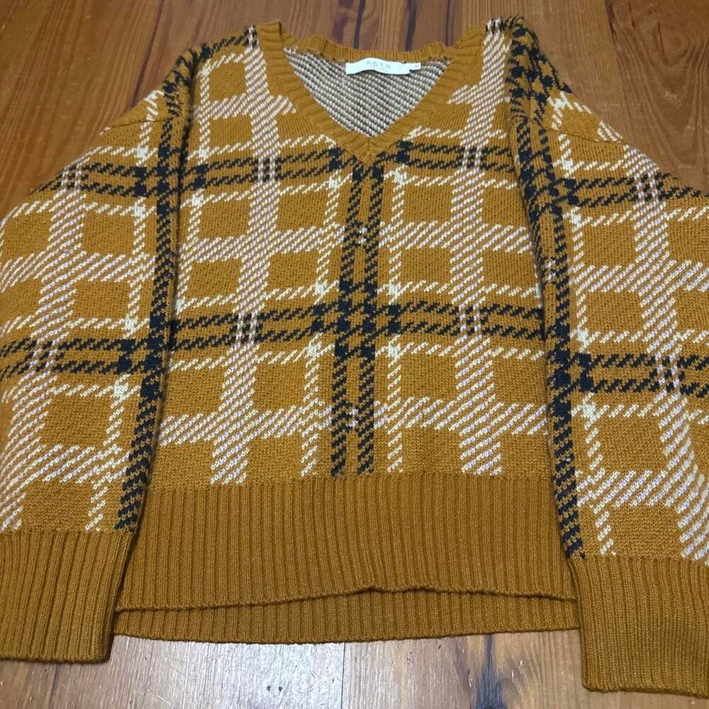 ASTR The Label Plaid V Neck Cropped Sweater Mustard Large